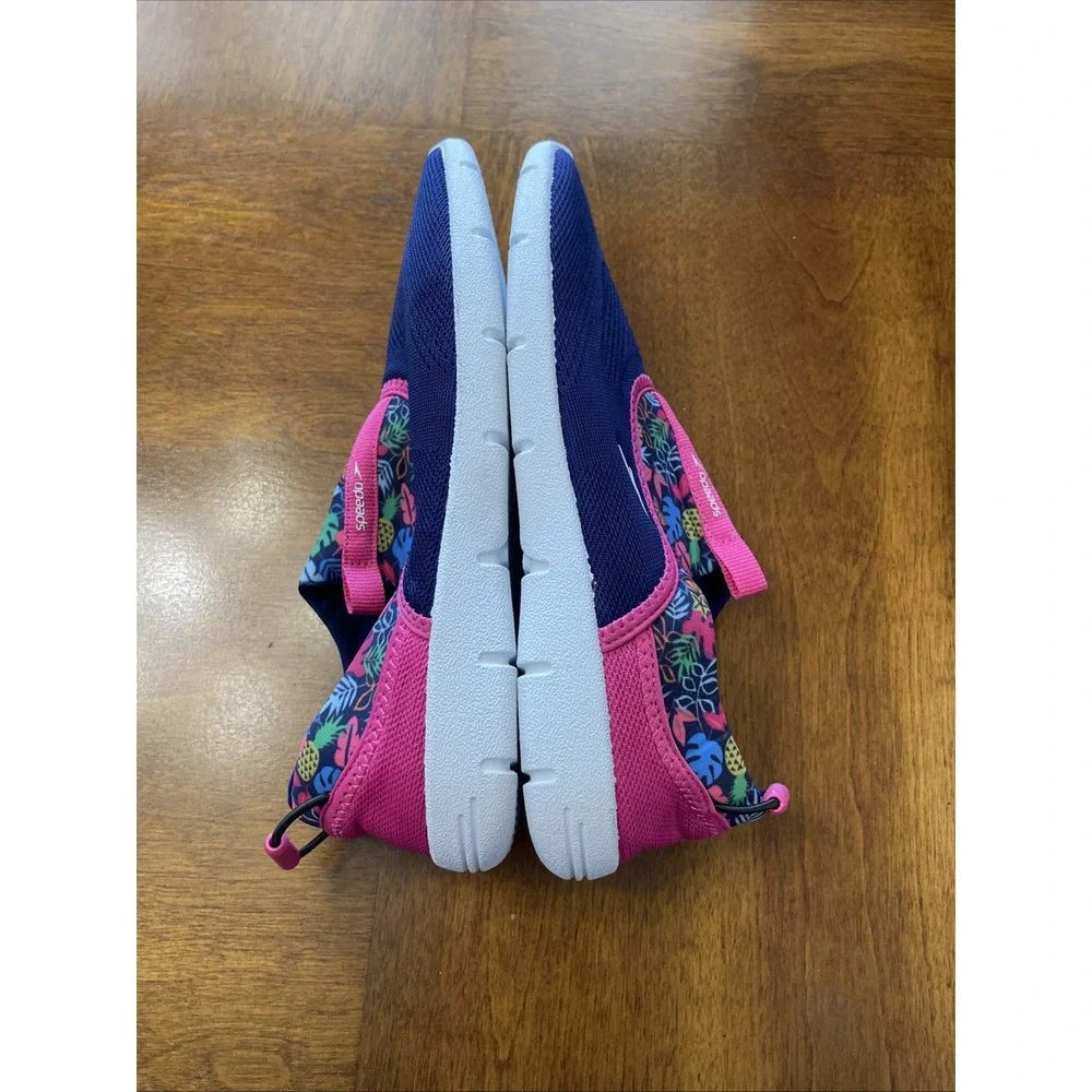 Speedo‎ Junior Girl's Slip On Shoes, Size  4/5, Multicolor